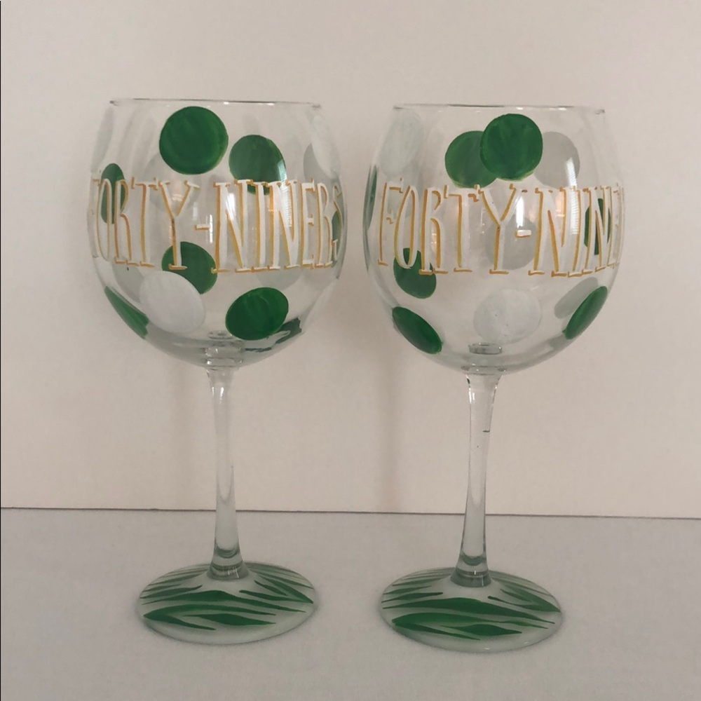 Charlotte Forty-Niners Polka Dot Wine Glasses